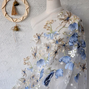 Biela a modrá farebná oka výšivky, čipky sukne textílie zlaté nite na výšivky oka textílie svadobné šaty hlavu gázy príslušenstvo