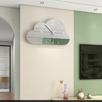 Kreatívne nástenné hodiny moderný minimalistický dekoratívne zrkadlo hodiny zavesenie na stenu 2022 nové obývacia izba domov módy čistá red hodiny